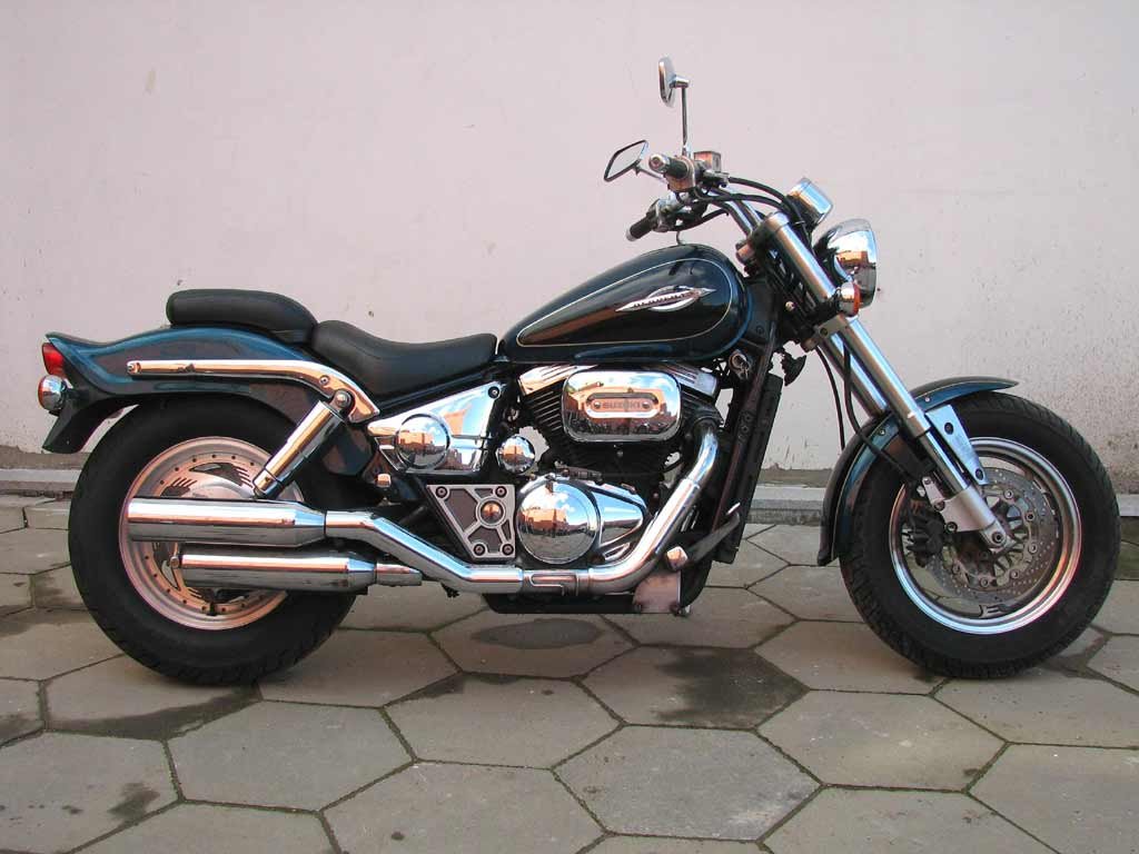 Suzuki Intruder 400    -  2